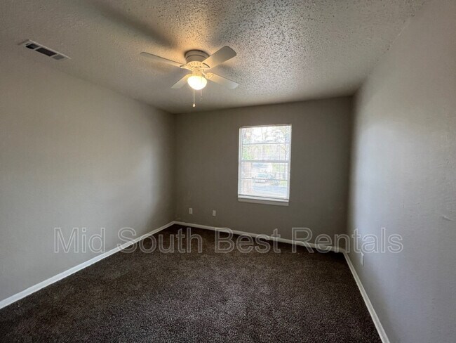Building Photo - 2531 Sunny Hill Dr
