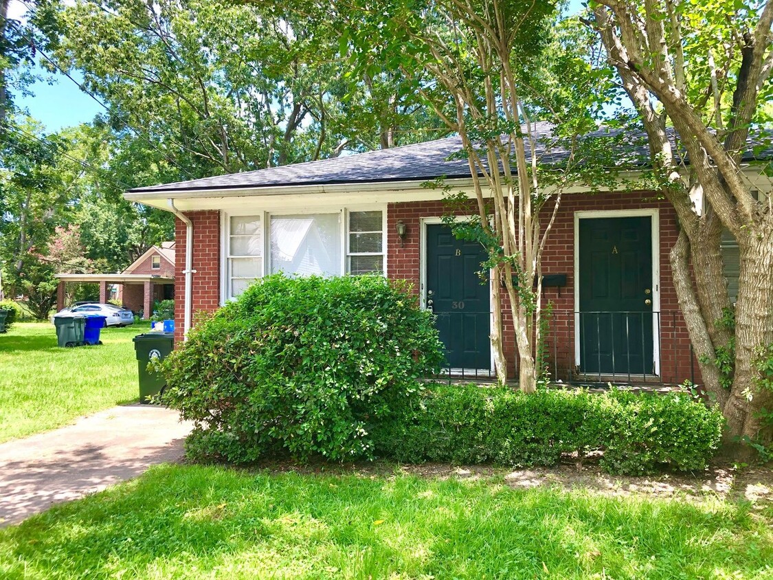 Foto principal - Available 12/2. Cute 2 BR Home in Wagener ...