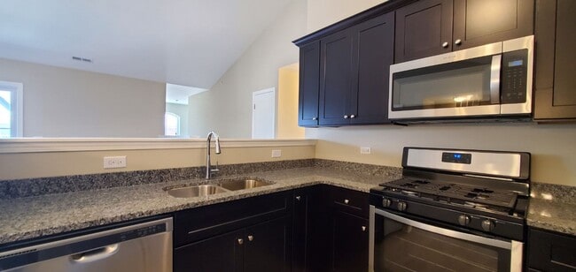 Foto del edificio - Chestnut - 2Br/2Ba Rental Home - Second Floor