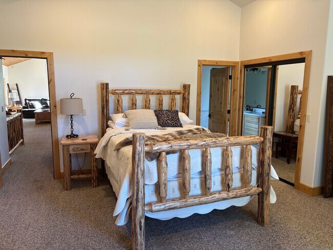 Foto del edificio - Large furnished mountain home