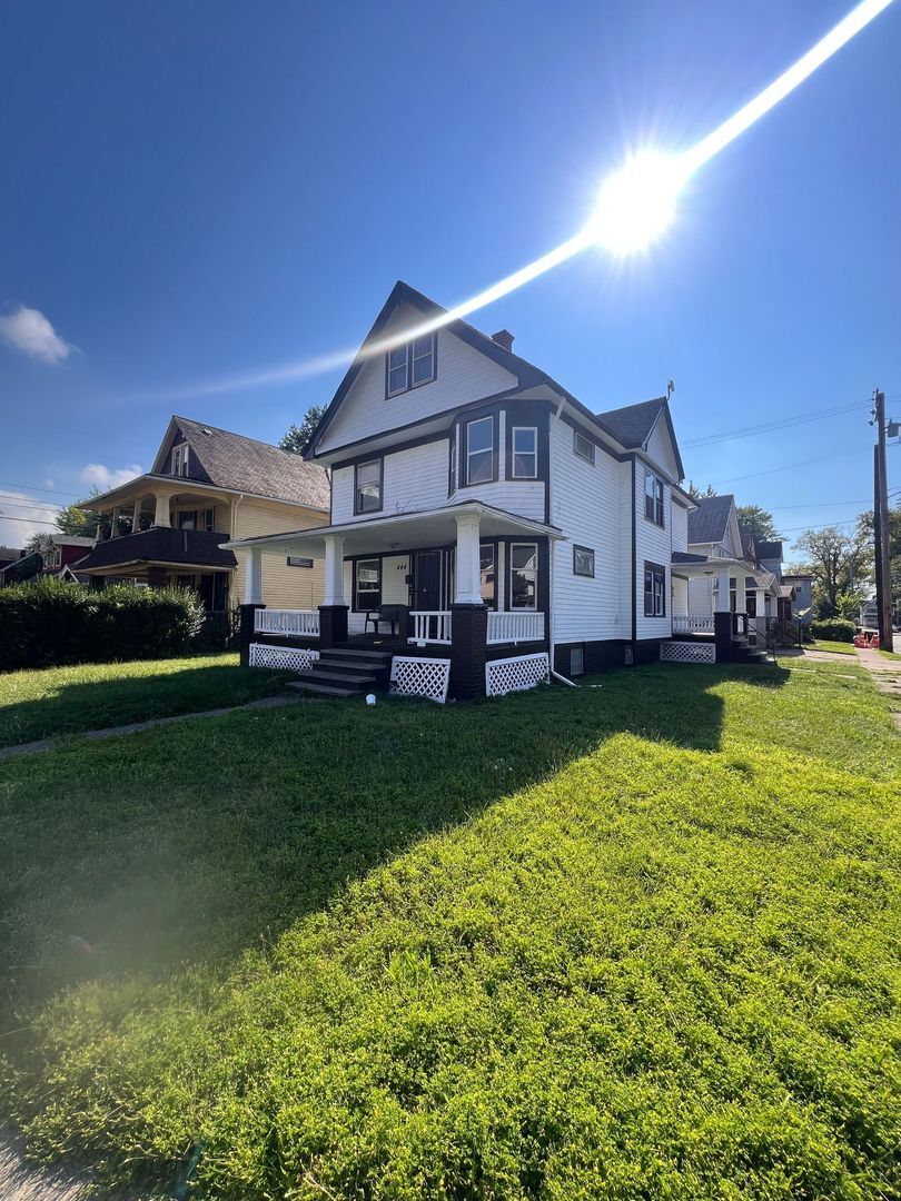 444 E 124th St Cleveland, OH 44108 – photo 1
