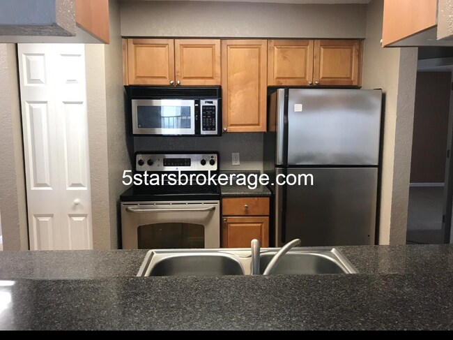 Foto del edificio - 10195 Sailwinds Blvd N