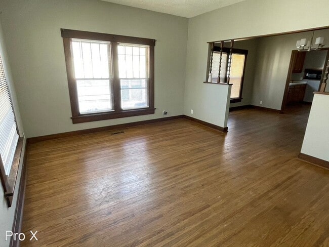 Building Photo - 4 br, 2 bath House - 503 S Elm
