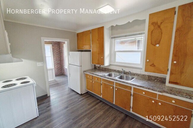 Building Photo - 1108 W 12th Ave