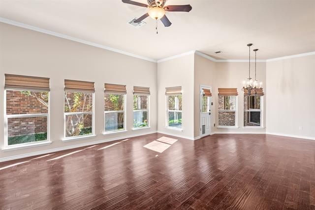 Foto del edificio - 1810 Sanderlain Ln