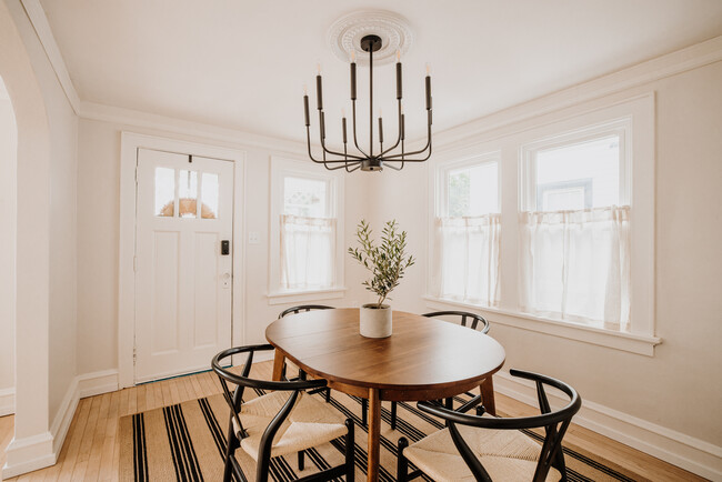 Dining room - 1121 12th Ave