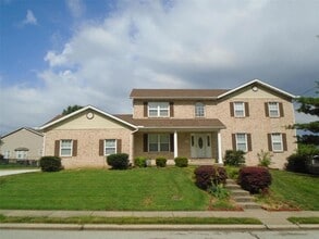 Building Photo - 805 Victoria Ln