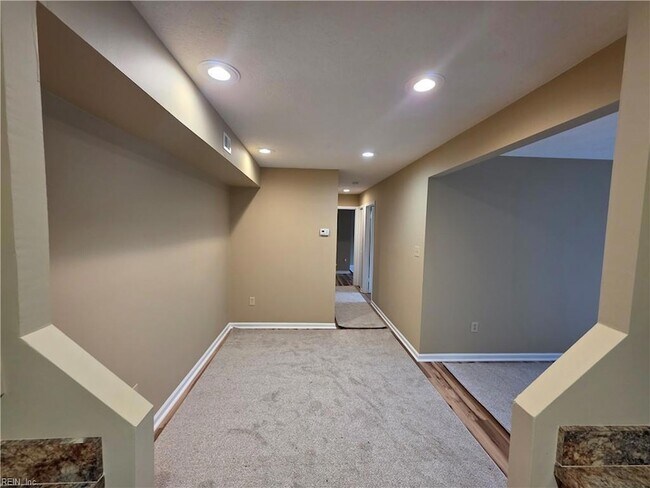 Building Photo - 4003 Governors Square