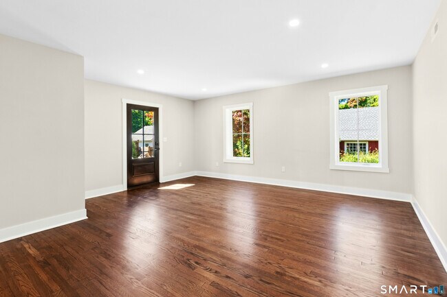 Foto del edificio - 7 Ivy Hill Rd
