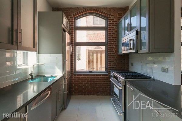 Building Photo - 234 Adelphi St