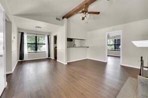 Foto del edificio - 728 Woodland Ct