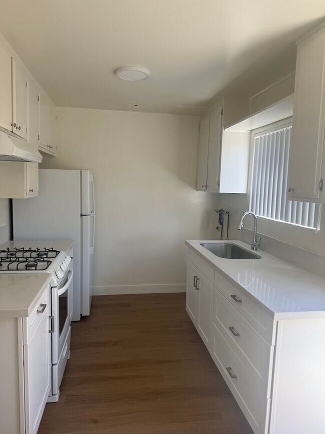 Foto del edificio - 2210 W 229th St