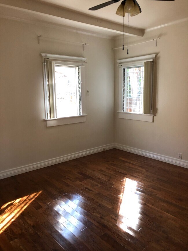 Foto del edificio - 1424 E Appleton St