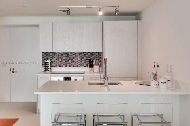 Foto del edificio - 501 NE 31st St