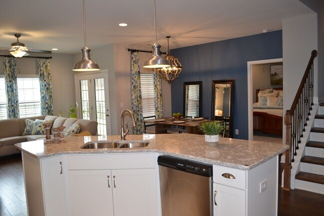 Foto del edificio - Beautiful Townhome Villa in Millstone Community