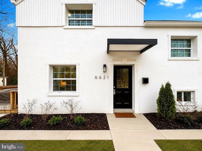 Building Photo - 6621 Hallwood Ave