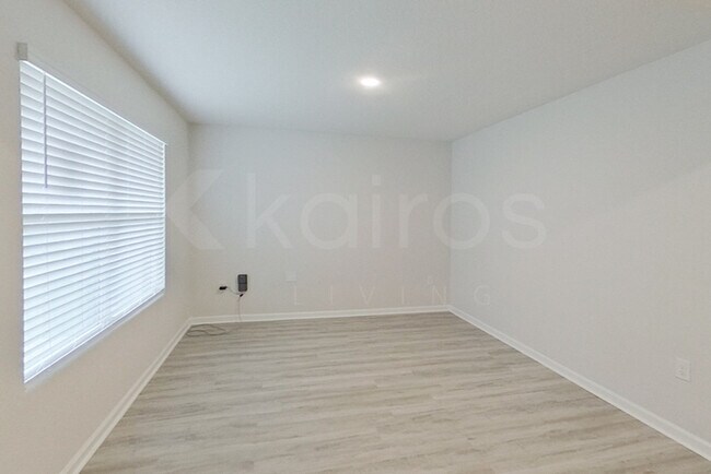 Foto del edificio - 277 Monarch Ln