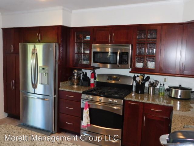Foto del edificio - 8018 Crabtree Pl