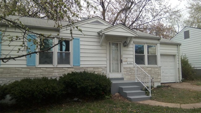 Building Photo - 1143 Roxton Dr