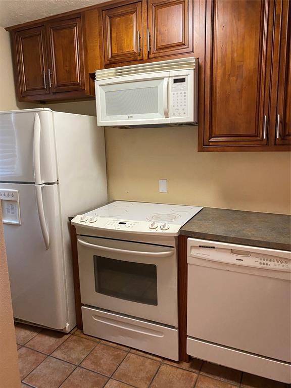 Building Photo - 615 Bay Colony Dr
