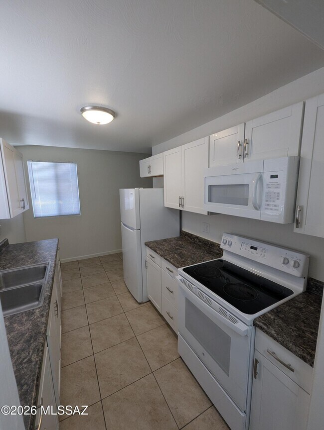 Foto del edificio - 3433 E 27th St