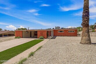 Building Photo - 4233 Hampshire Ln