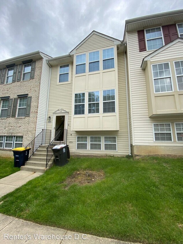 Primary Photo - 3 br, 2.5 bath House - 4231 Apple Orchard ...