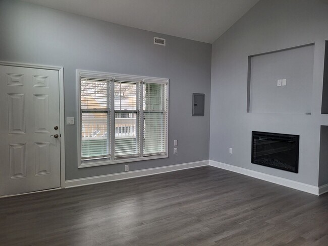 Foto del edificio - One bedroom condo uptown