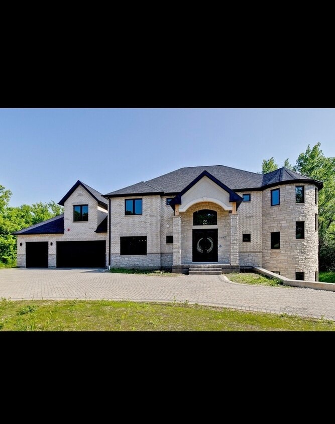 Primary Photo - 6447 N Ridge Pl