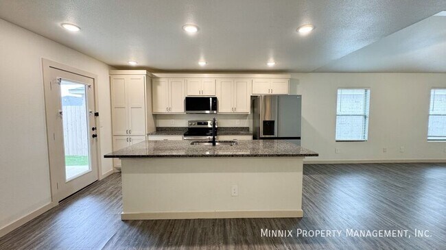 Foto del edificio - 7729 Date Ave