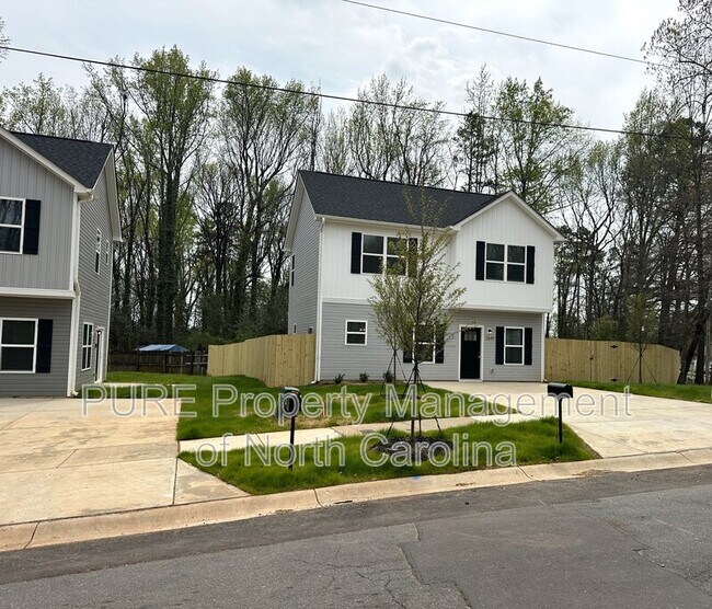 Building Photo - 2649 Hemphill St