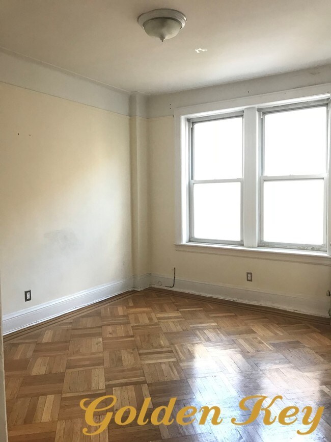 Building Photo - 2715 24th Ave