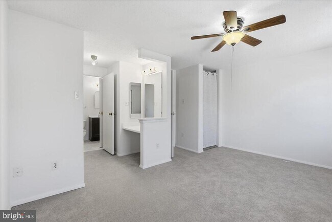 Foto del edificio - 5377 Harbor Ct Dr