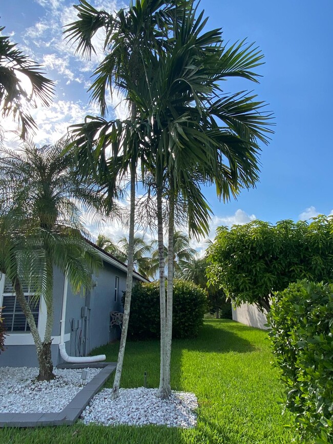 Foto del edificio - 2322 NW 166th Ave