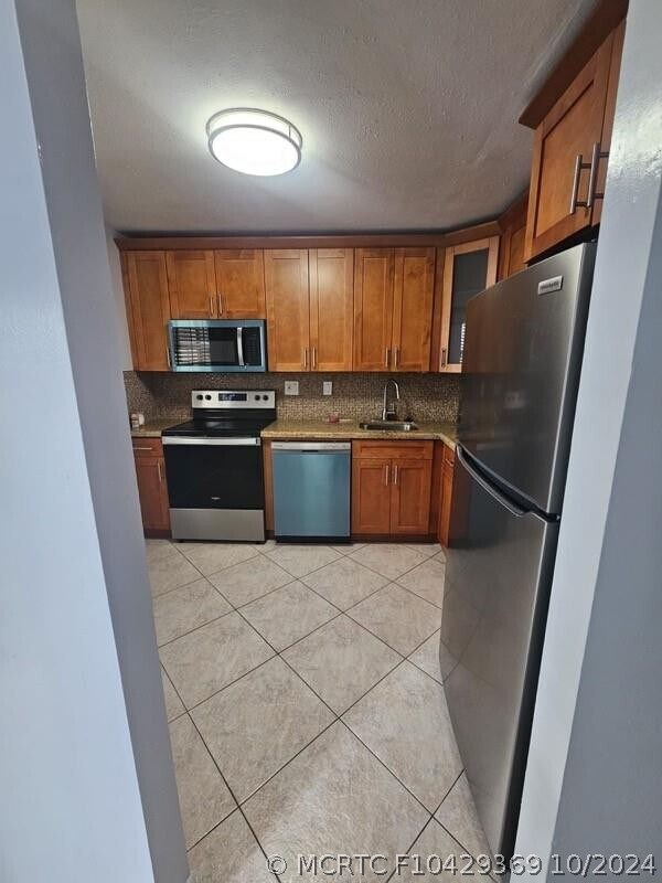 Foto del edificio - 8370 Sands Point Blvd