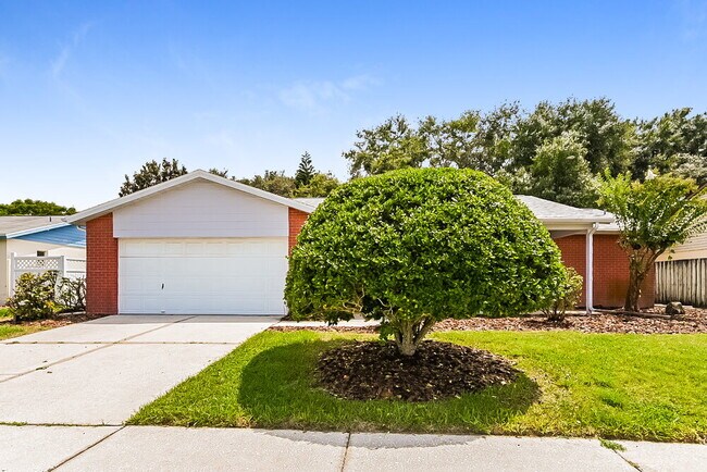 Building Photo - 12826 Tallowood Dr
