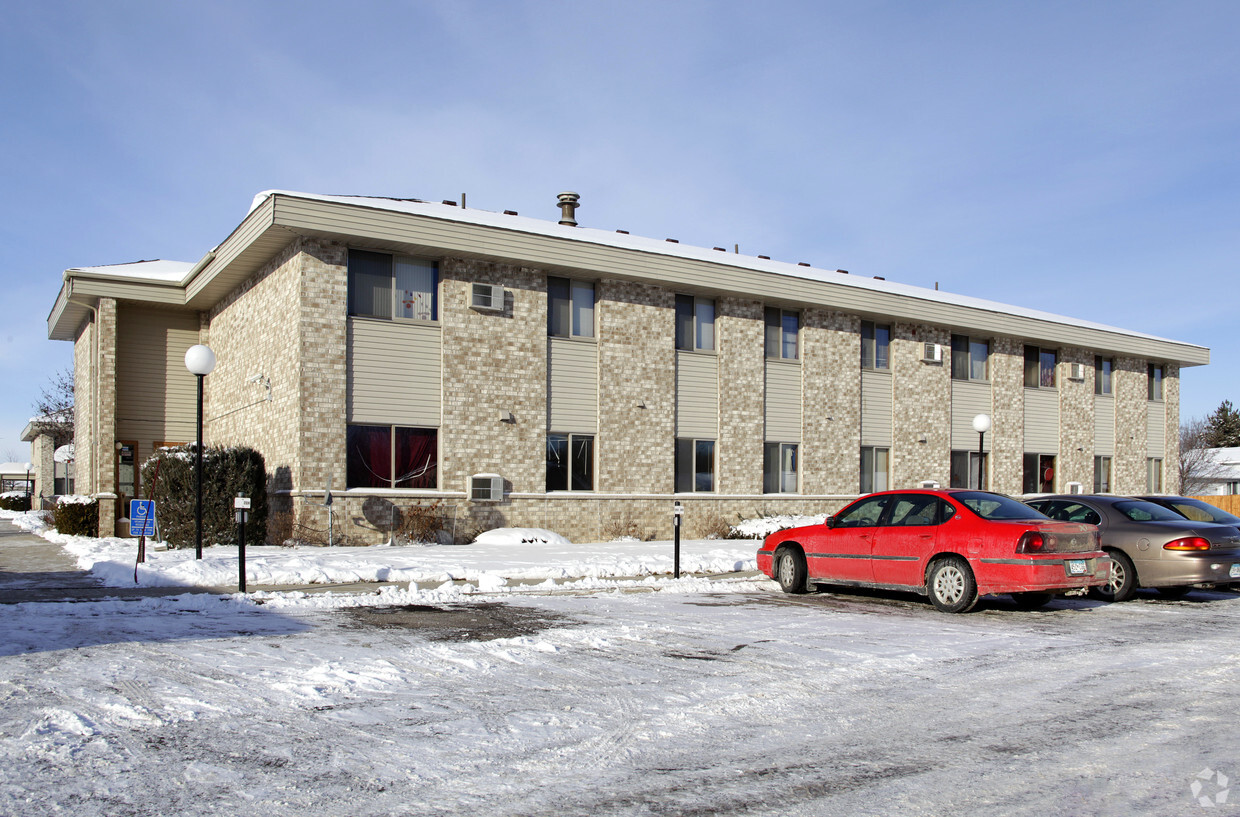 Primary Photo - Annandale Square Apartments