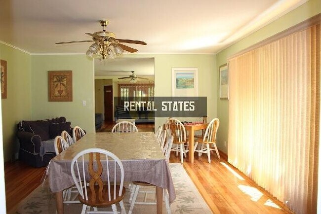 Building Photo - 3 bedroom in Union Pier MI 49129