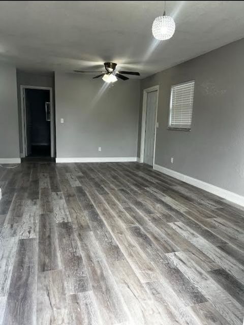 Foto del edificio - 767 E Warren Ave