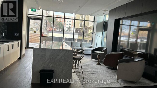 Photo du bâtiment - 1461 Lawrence Ave W