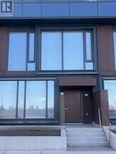 Building Photo - 448 Burnhamthorpe Rd W