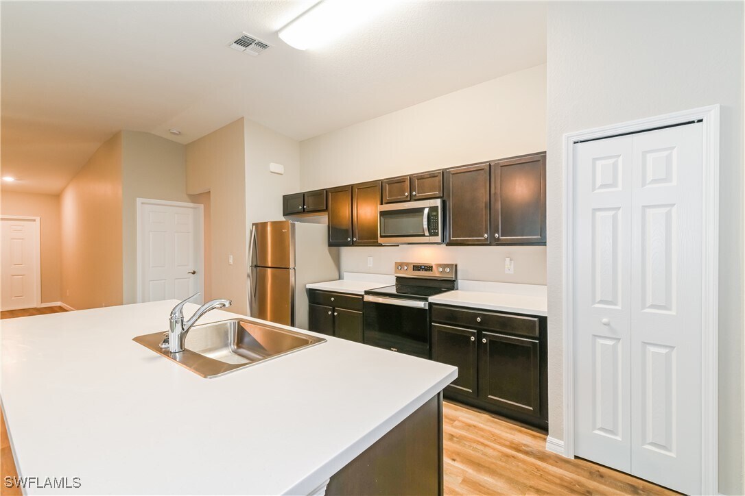 Foto principal - 719 SW 13th Terrace