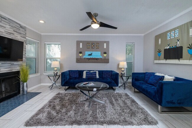 Foto del edificio - 2215 Park Hill Dr