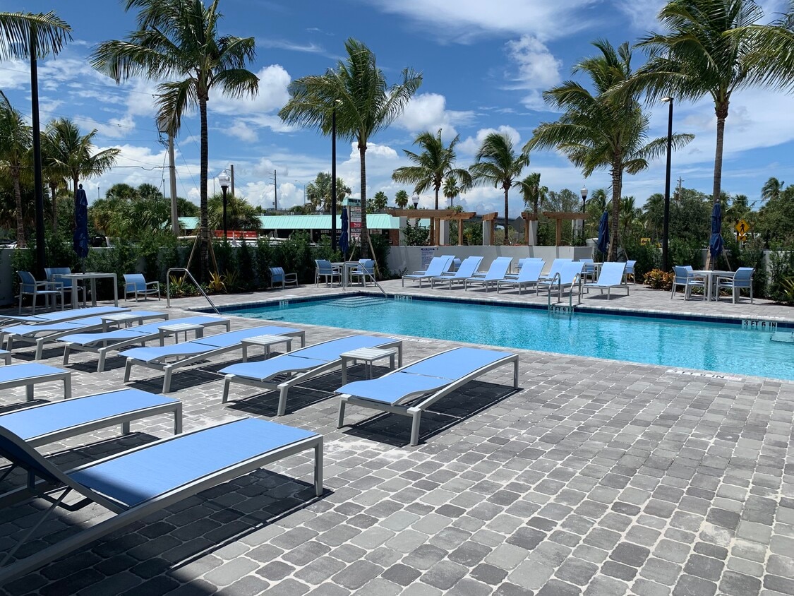 Primary Photo - Azul Luxury Residences