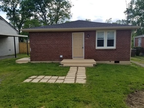 Building Photo - 1717 24th Ave N