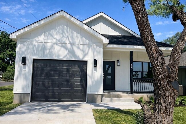 Foto del edificio - 600 Fir Ln