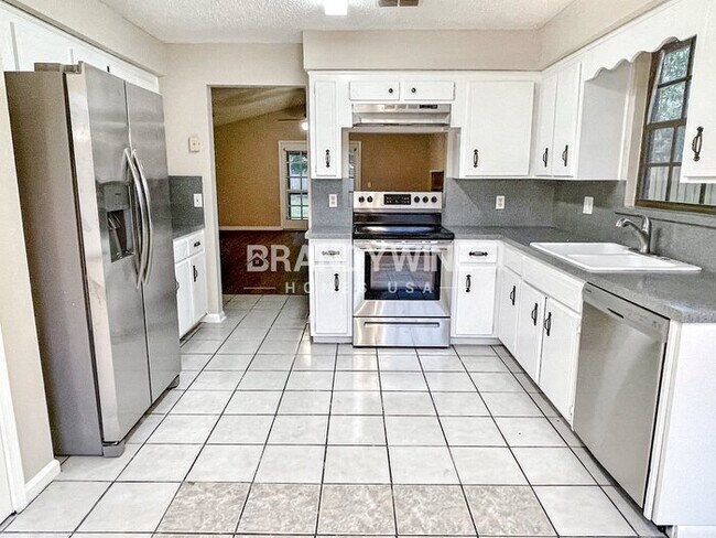 Building Photo - 8077 Springtree Road