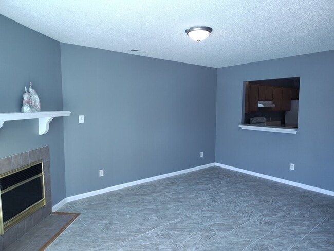 Building Photo - 995 W Pueblo Dr
