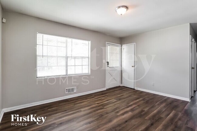 Foto del edificio - 8263 Kendrick Rd