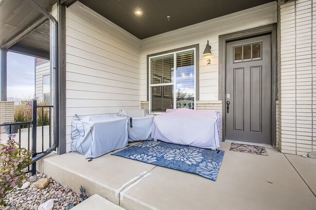 Building Photo - 808 Schlagel St